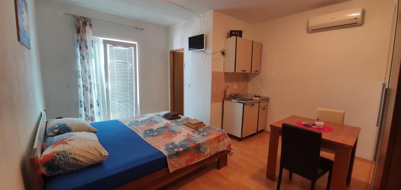 Apartments Muic Tisno Exterior foto