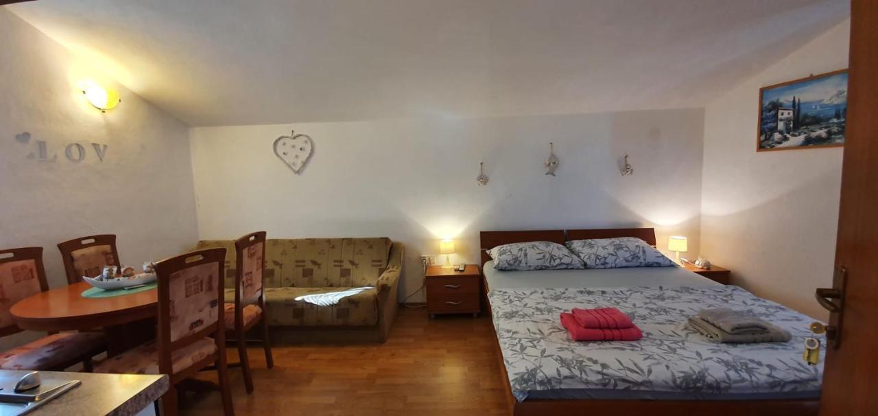 Apartments Muic Tisno Exterior foto