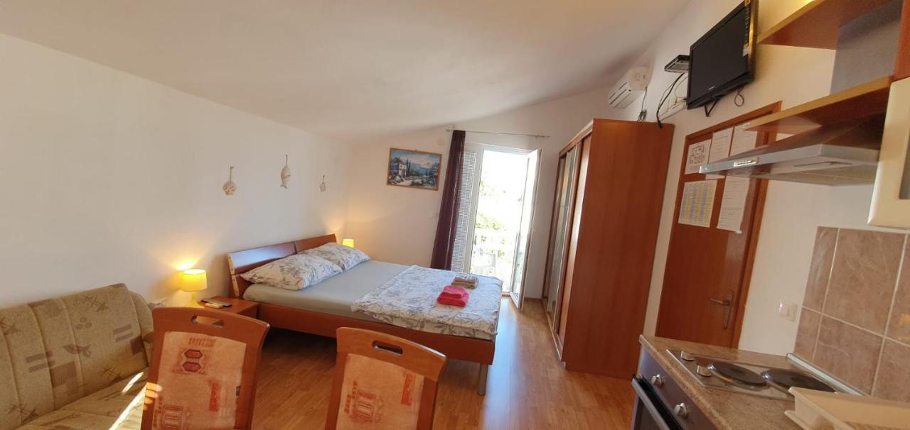 Apartments Muic Tisno Exterior foto