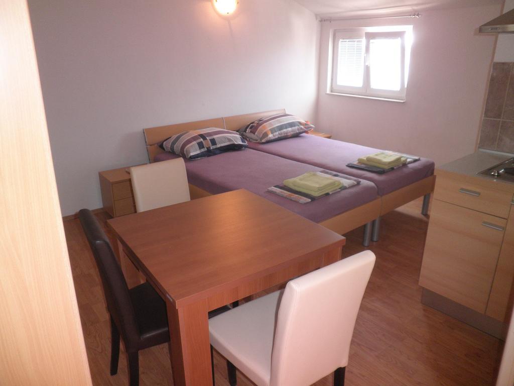 Apartments Muic Tisno Exterior foto