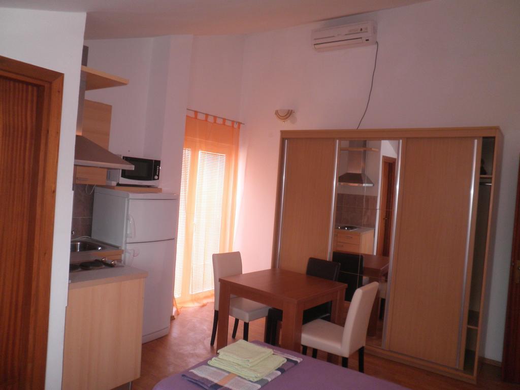 Apartments Muic Tisno Exterior foto