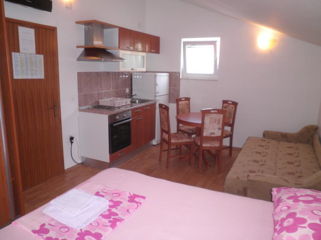 Apartments Muic Tisno Exterior foto