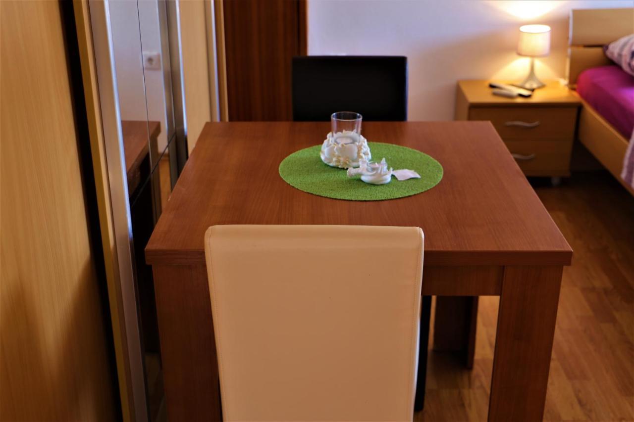 Apartments Muic Tisno Exterior foto