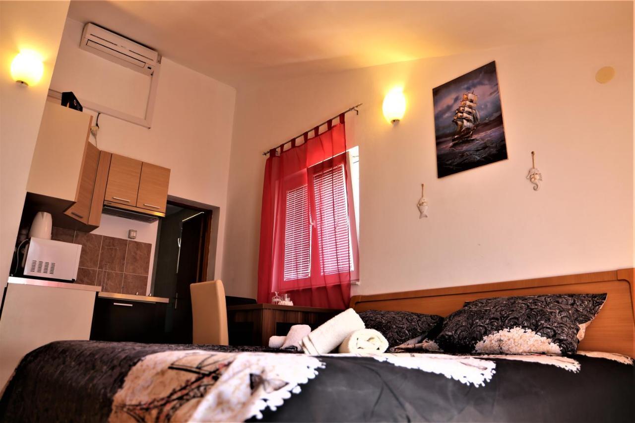 Apartments Muic Tisno Exterior foto