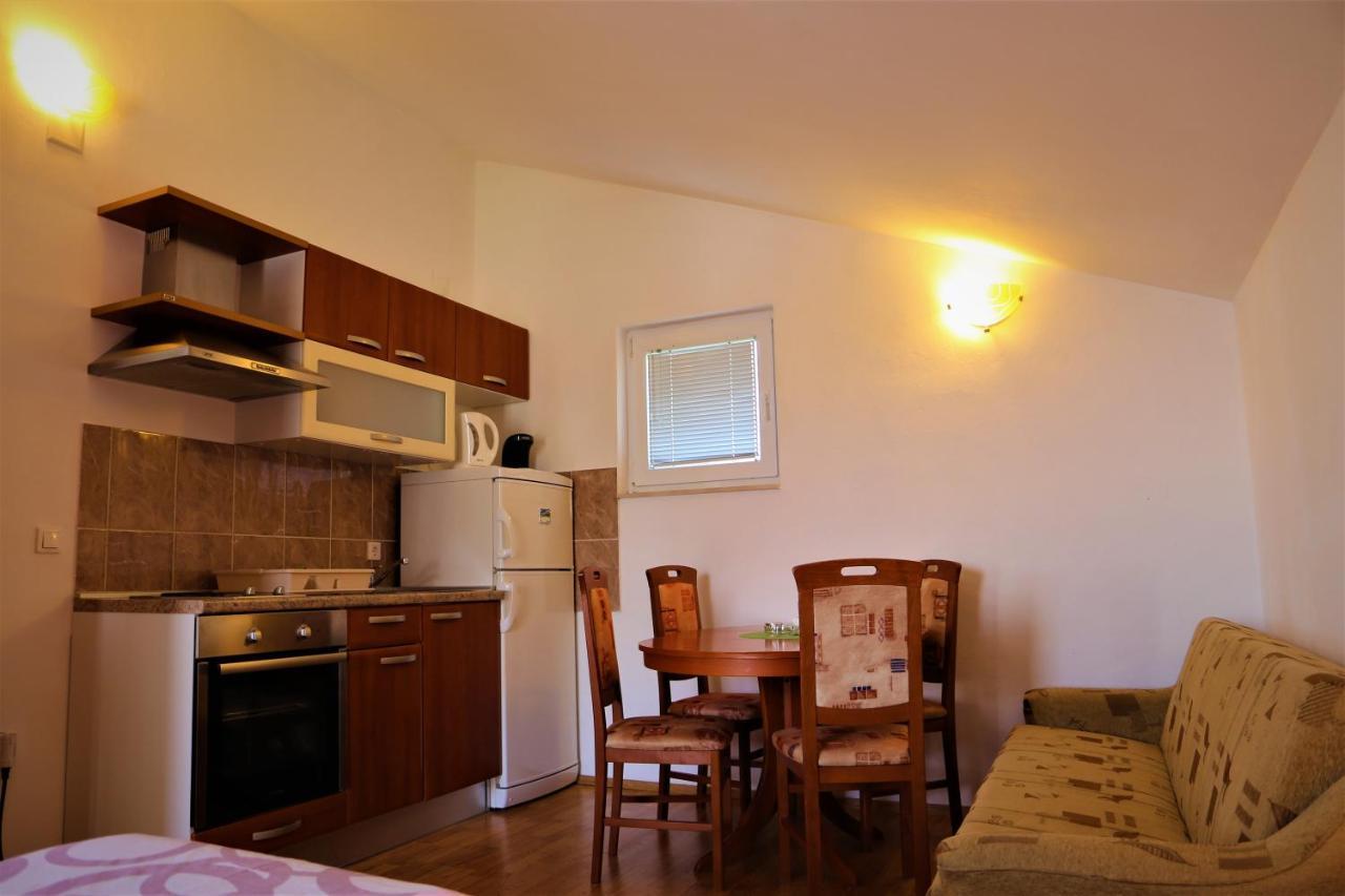 Apartments Muic Tisno Exterior foto