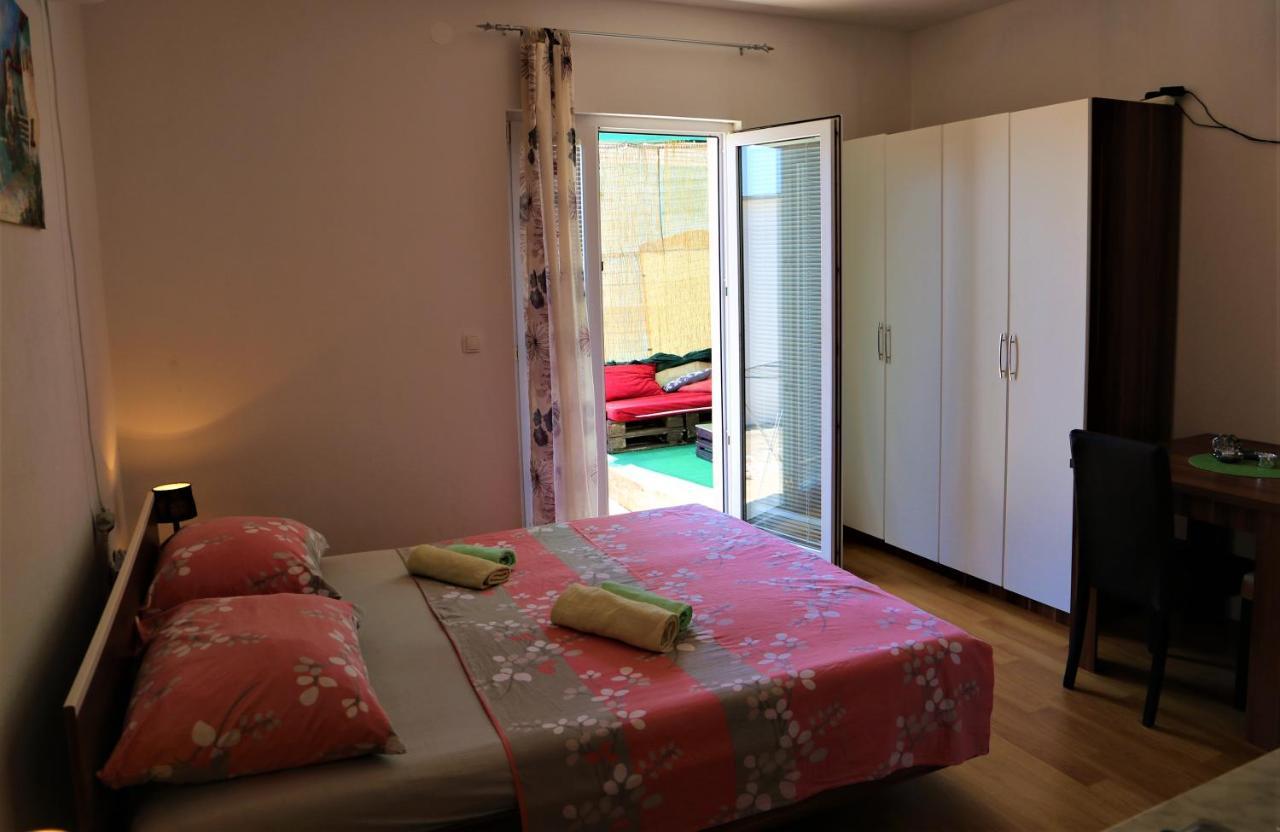 Apartments Muic Tisno Exterior foto